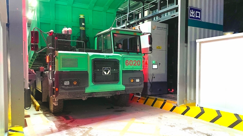 矿用卡车充换电站助力紫金山降碳增效
