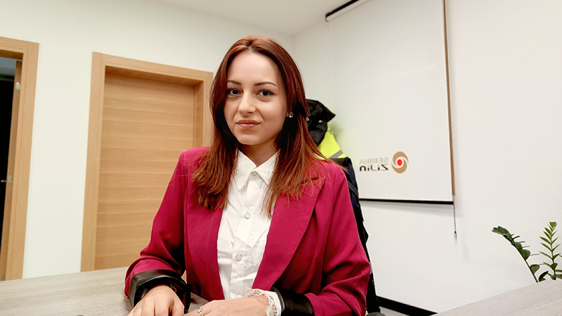 一位塞尔维亚姑娘的“成长三部曲”   