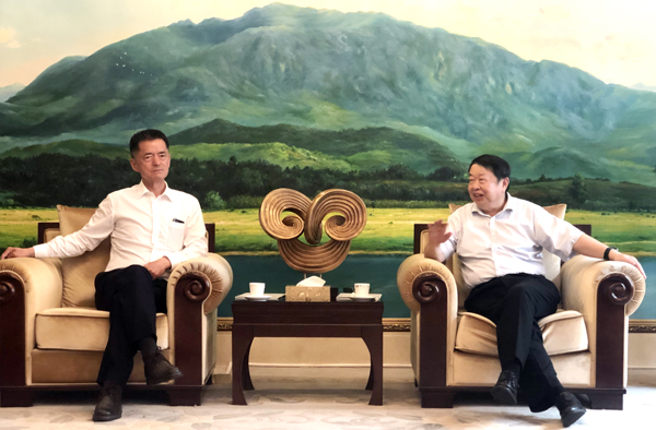 赤峰黄金集团董事、联席办公会主席王建华率团访问紫金矿业