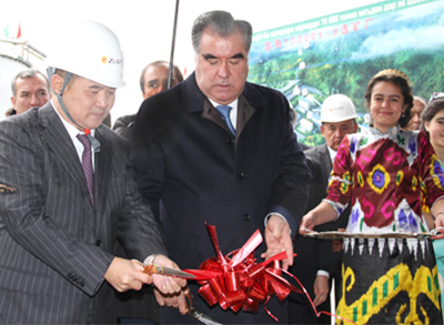 ZGC吉劳万吨选厂正式投产  塔国总统拉赫蒙为项目剪彩