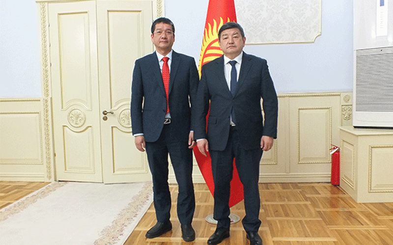 扎帕罗夫总理会见邹来昌总裁：全力支持紫金在吉尔吉斯深化合作