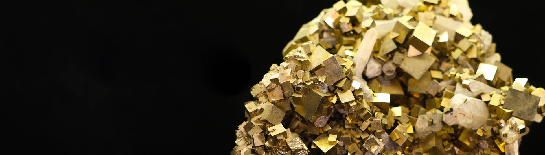 紫金王朝再起风云热火铁血防守迎战湖人外线火力全面对抗一触即发